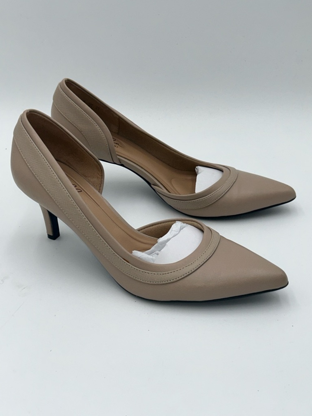 NWOT Abella "Satine" d'Orsay Women's Pointed Toe Kitten Heel Pumps in Beige 9.5M - Picture 3 of 7